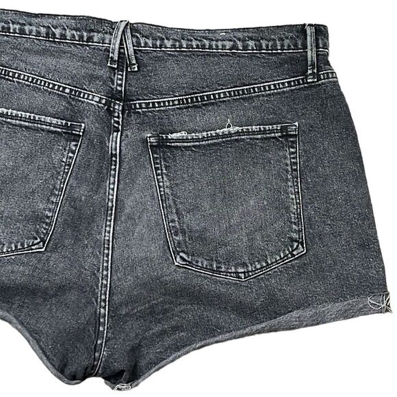 Good American Jean Shorts Woman’s Size 15 Black Denim Cut Off Raw Hem 3” Inseam - Picture 7 of 9